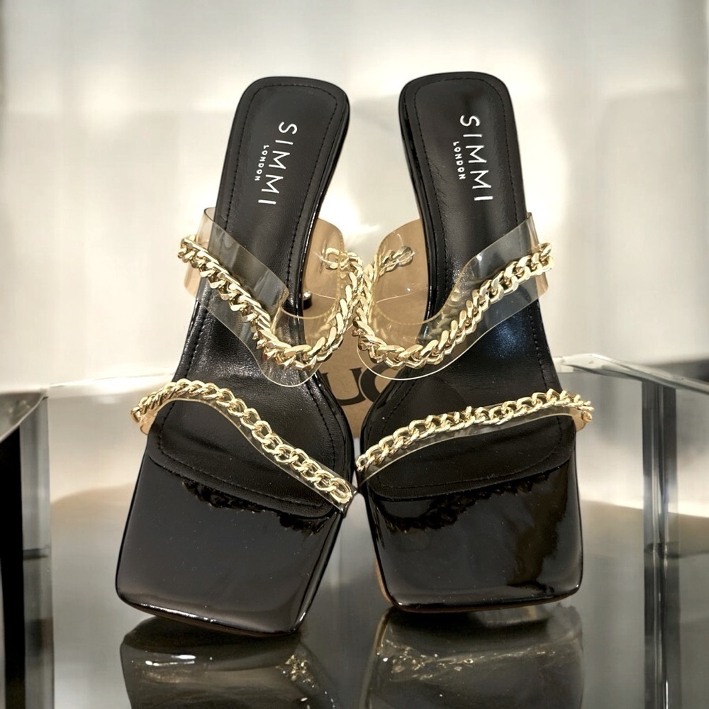 SIMMI London Black & Gold Chain Heels ✨
Size: 9 (True to size)
